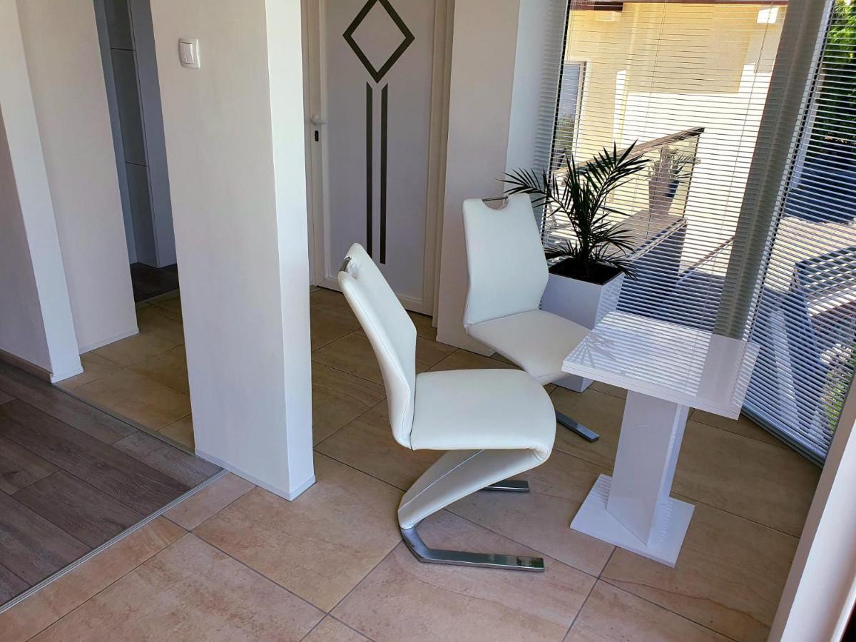 Penthouse Jacuzzi & Pool Apartmants Опатия Екстериор снимка