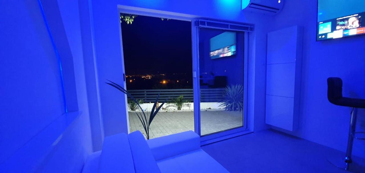 Penthouse Jacuzzi & Pool Apartmants Опатия Екстериор снимка