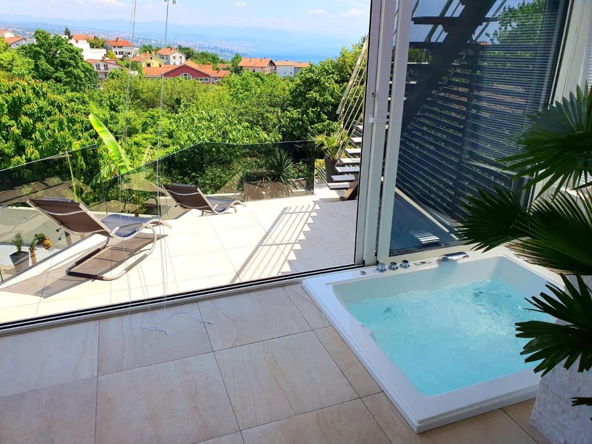 Penthouse Jacuzzi & Pool Apartmants Опатия Екстериор снимка