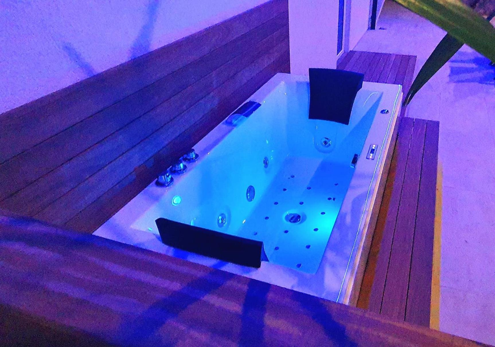 Penthouse Jacuzzi & Pool Apartmants Опатия Екстериор снимка