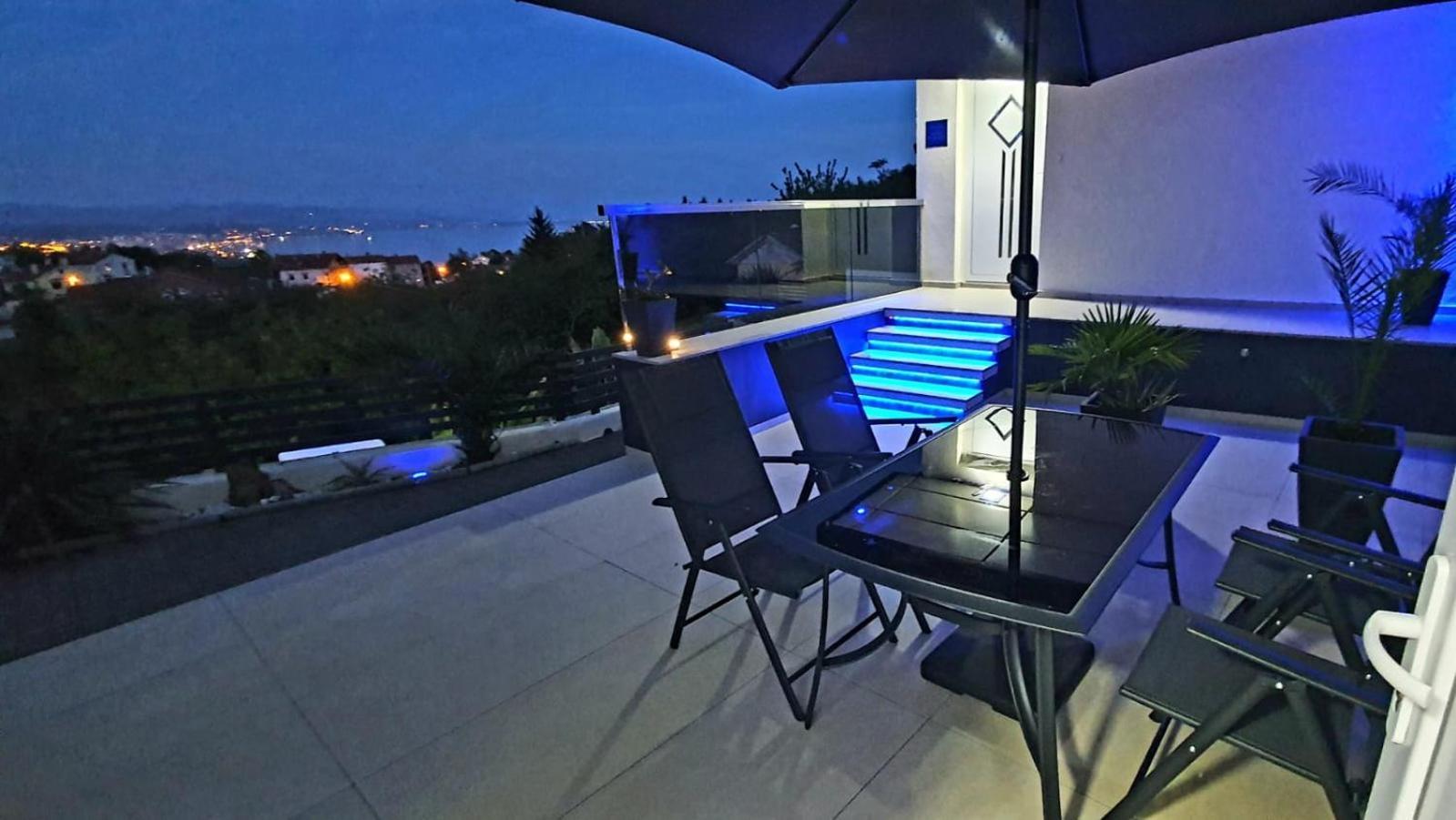 Penthouse Jacuzzi & Pool Apartmants Опатия Екстериор снимка