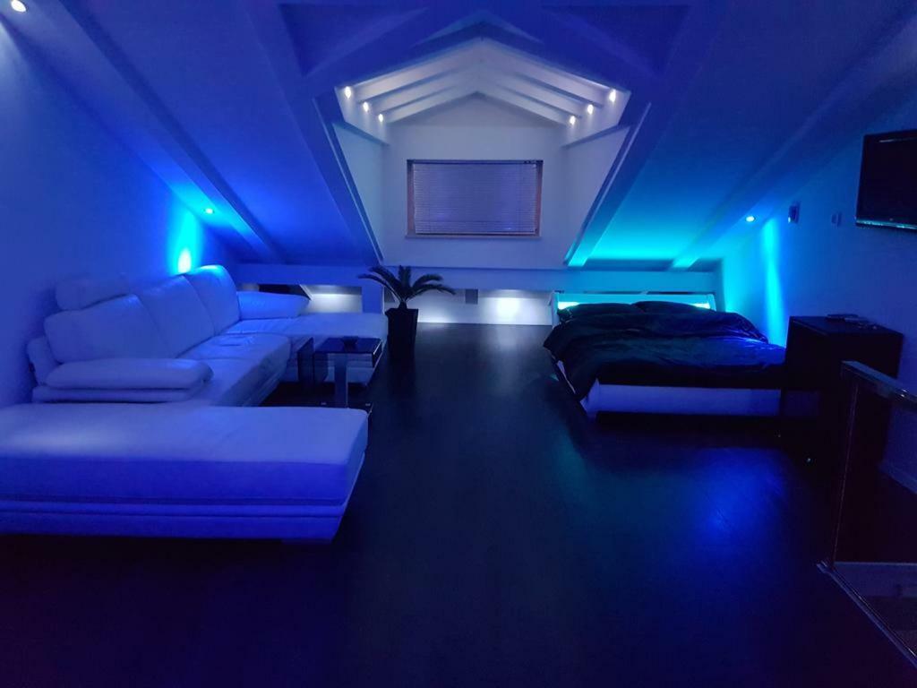 Penthouse Jacuzzi & Pool Apartmants Опатия Екстериор снимка